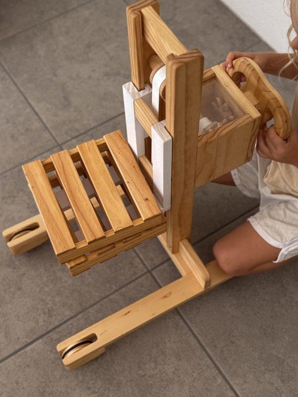 Wooden Forklift & Pallets